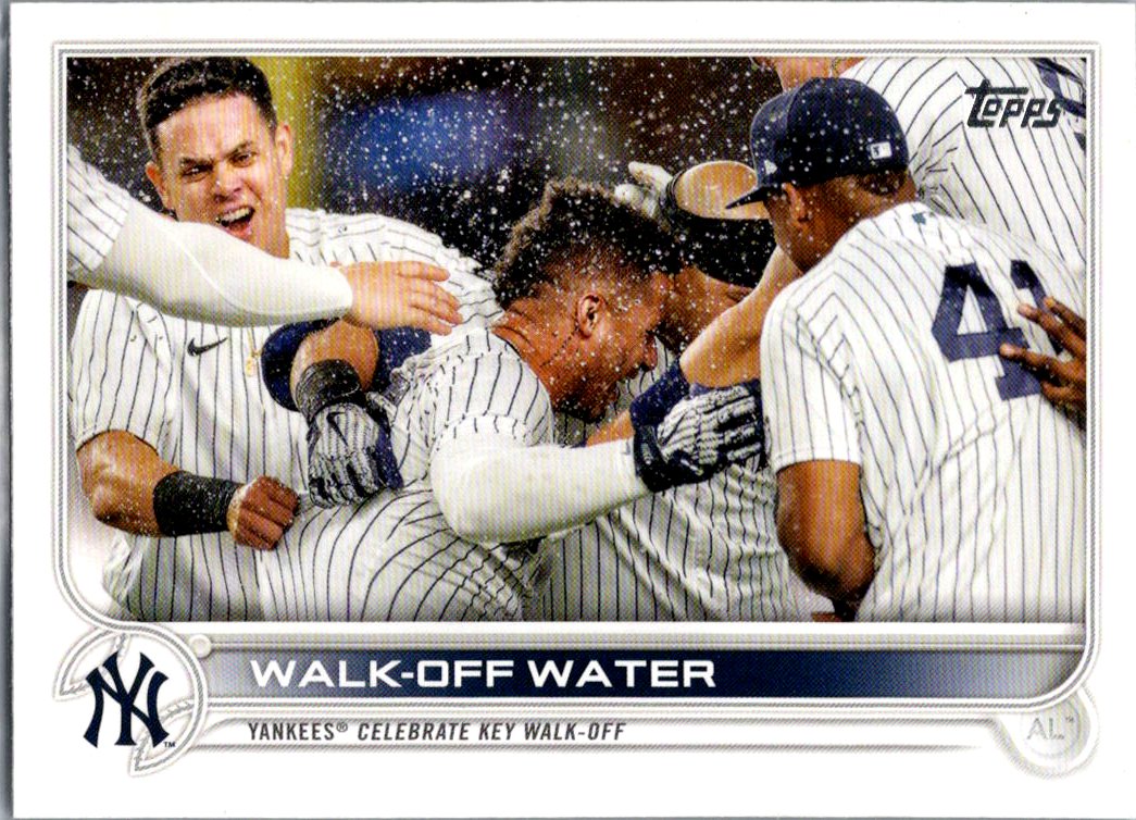 2022 Topps Walk-Off Water #119 front