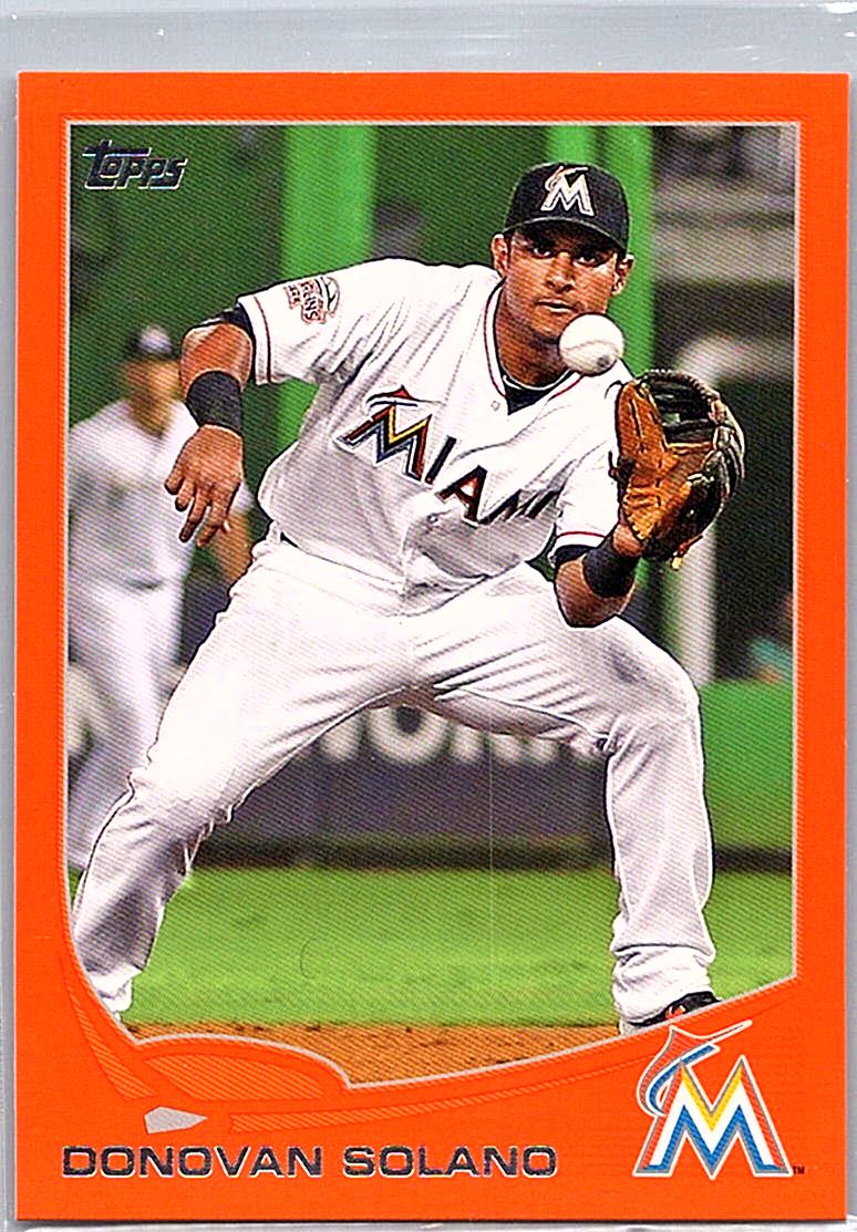 2013 Topps - Orange Donovan Solano #543 SN230 front