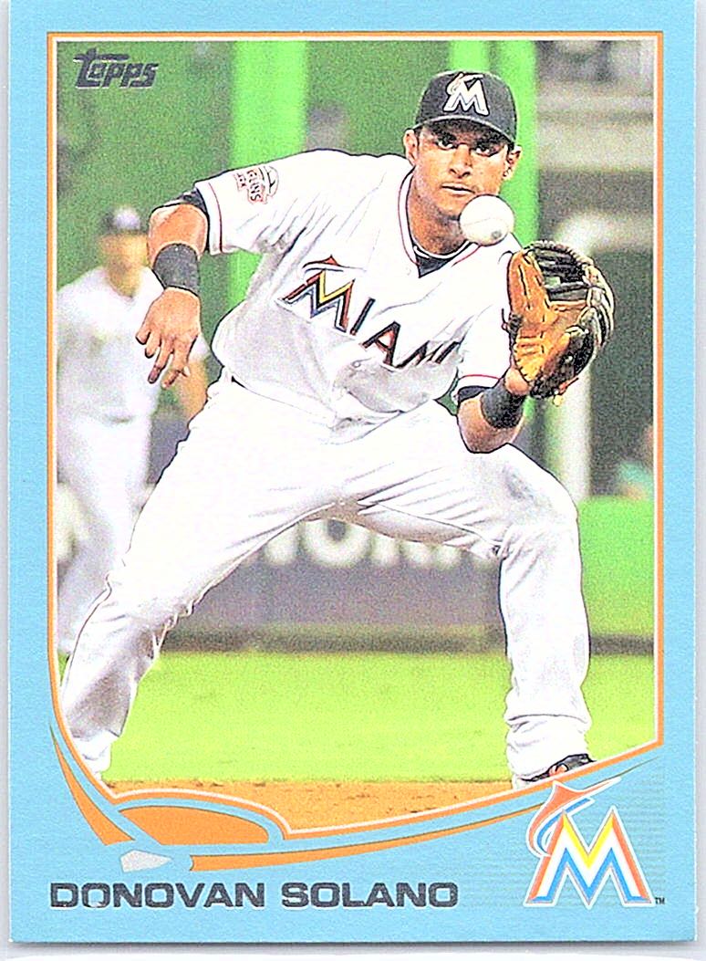 2013 Topps - Blue Donovan Solano #543 front