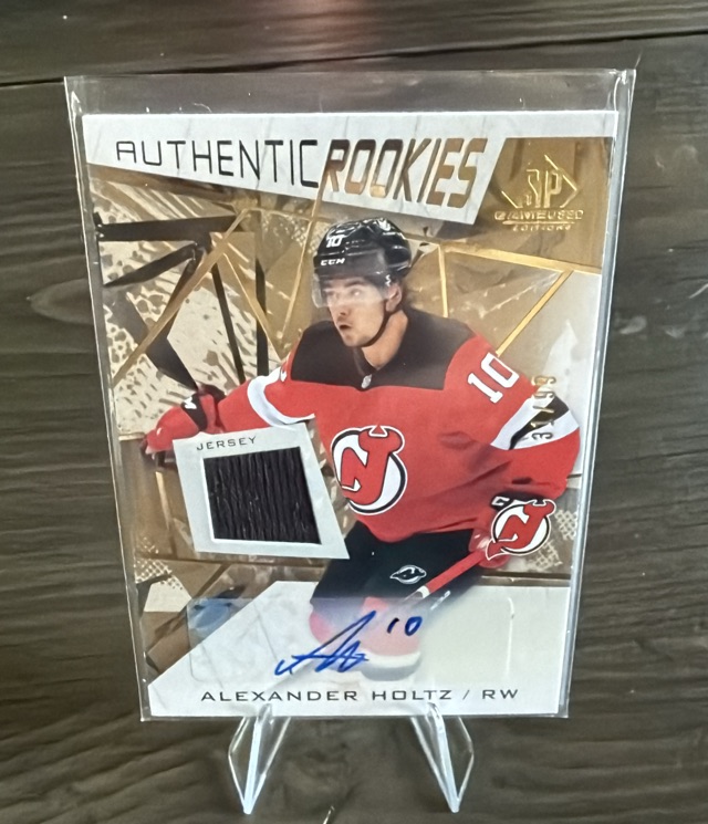 2021-22 SP Game Used - Gold Auto Jersey Alexander Holtz #124 AU, MEM, SN99 front