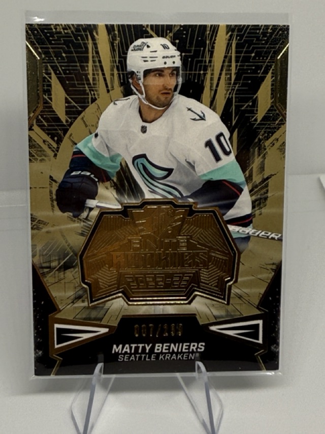 2022-23 SPx Matty Beniers #116 RC, SN299 front