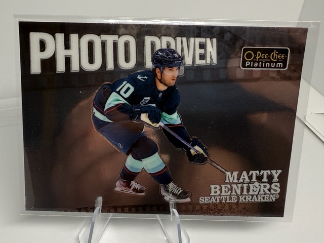 2022-23 O-Pee-Chee Platinum - Photo-Driven Matty Beniers #PD-14 front
