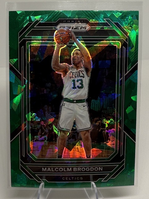 2022-23 Panini Prizm - Prizms Green Ice Malcolm Brogdon #6 front