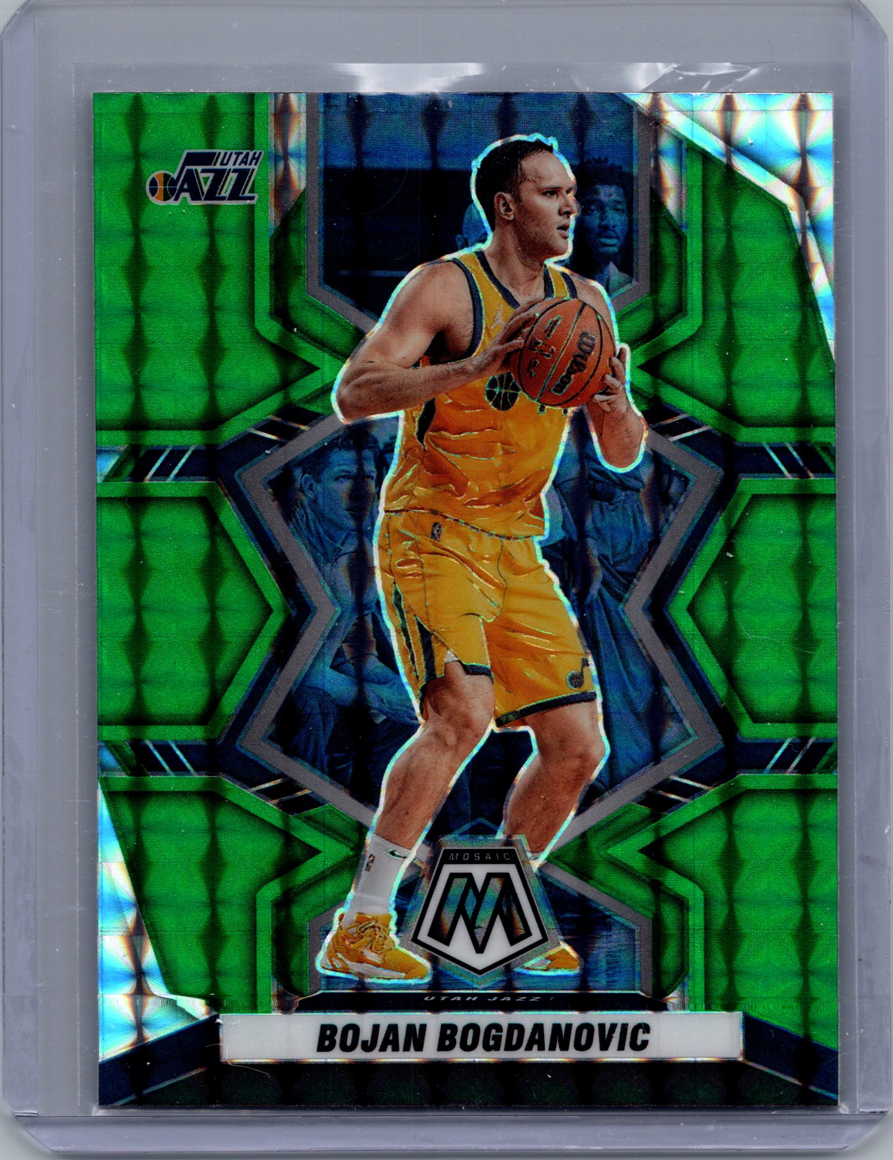 2021-22 Panini Mosaic - Green Bojan Bogdanovic #92 front