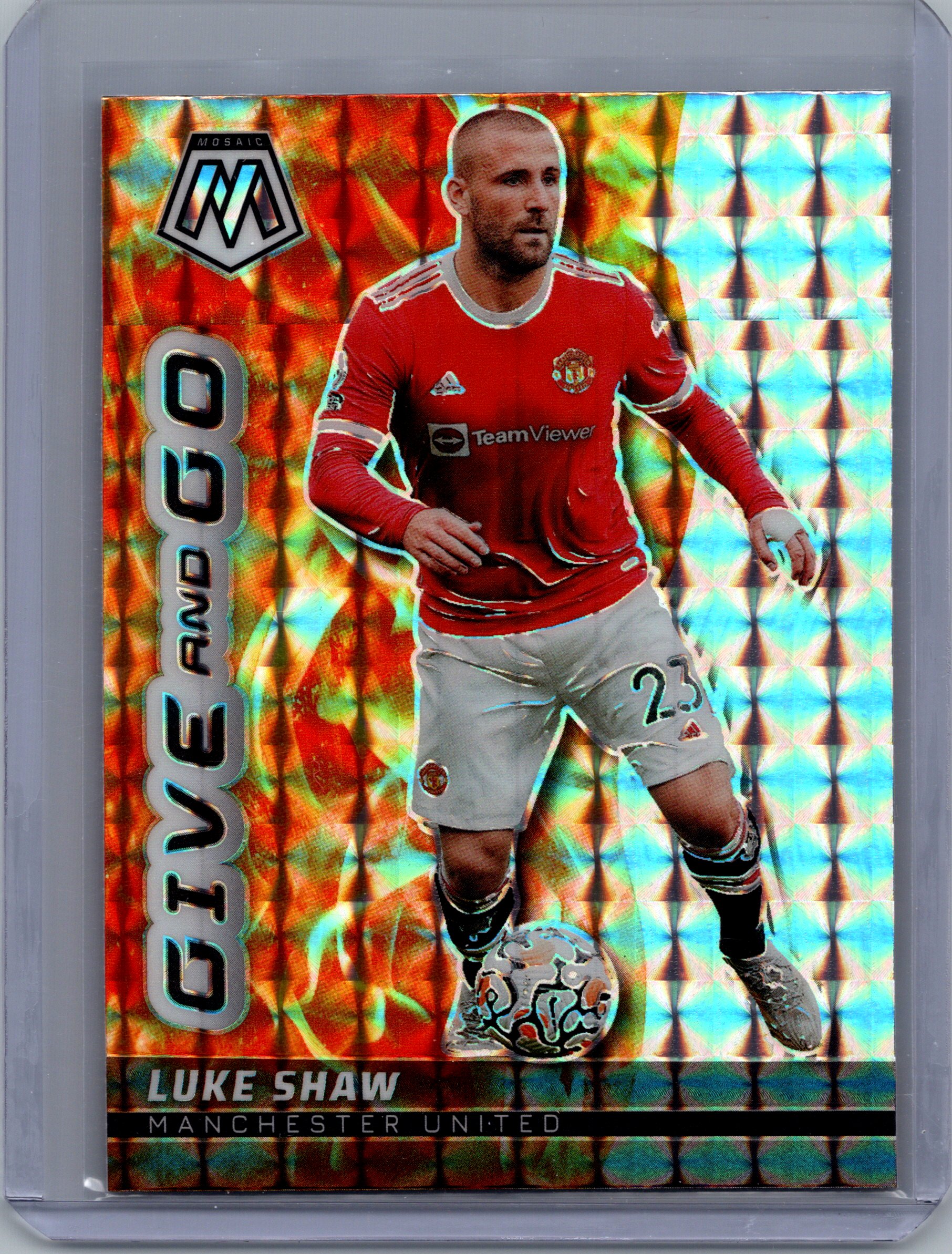 2021-22 Panini Mosaic Premier League - Give and Go Mosaic Luke Shaw #15 front